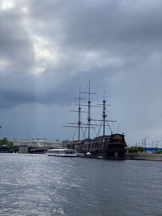 Санкт-Петербург: неочевидный и невероятный