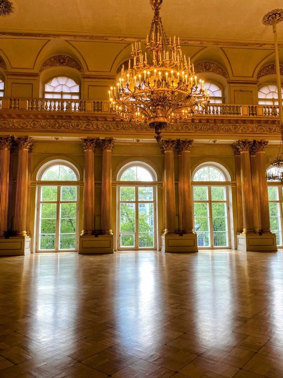 Санкт-Петербург: неочевидный и невероятный