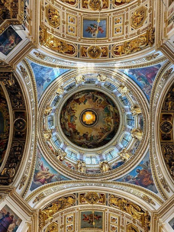 Санкт-Петербург: неочевидный и невероятный