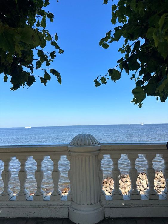 Петергоф. Кронштадт.