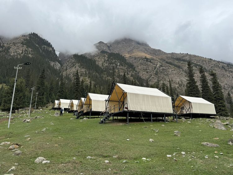 Экскурсия на южный берег Иссык-Куля: каньон Сказка, водопады Барскоона