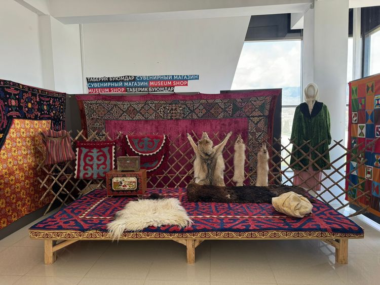 Маковые поля Киргизии. Весенний тур на озеро Иссык-Куль.