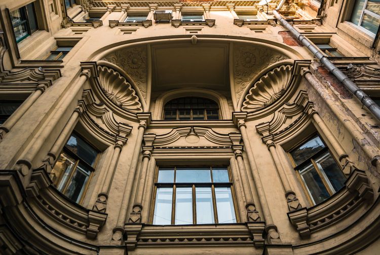 Экскурсия по Тверской: тайны передвинутых домов