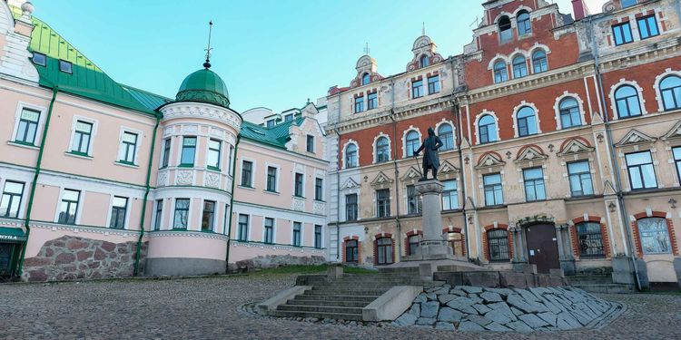Санкт-Петербург: неочевидный и невероятный